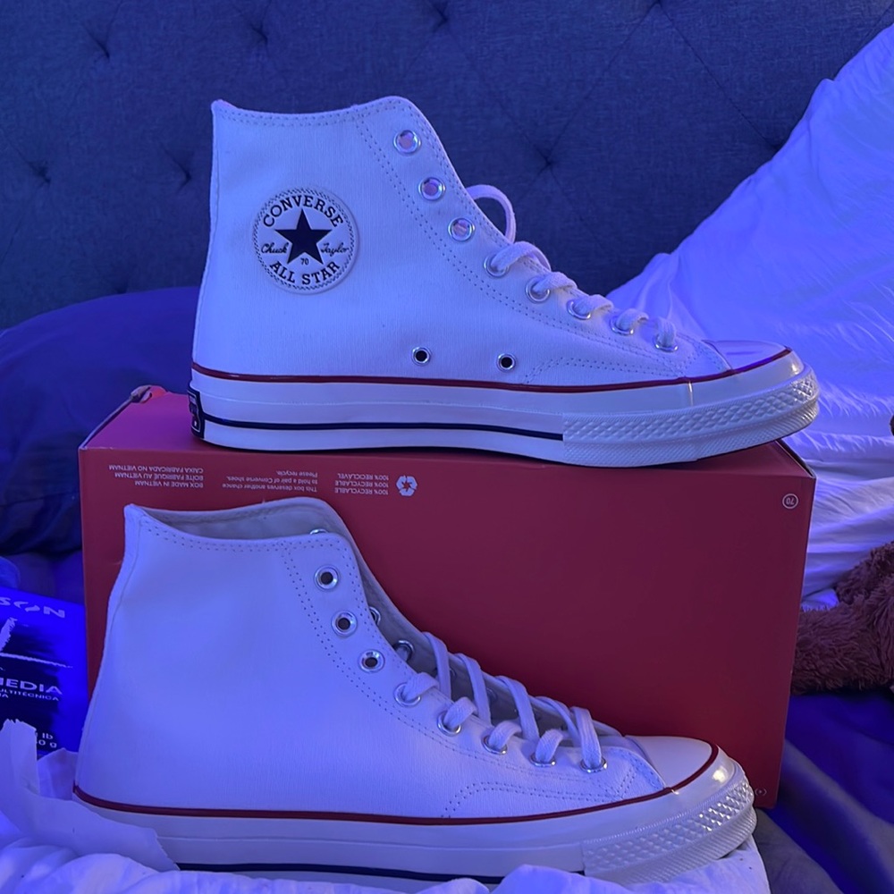 White Converse Chuck 70